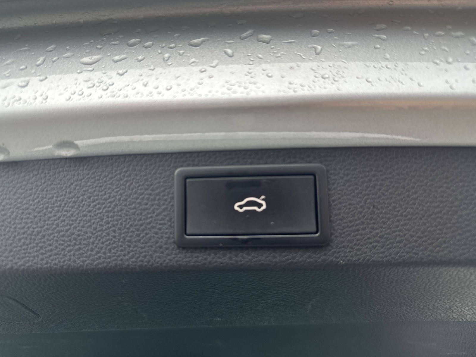 2023 Škoda Karoq — fotografija 25
