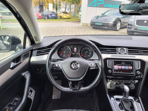 2016 Volkswagen Passat — sličica 10