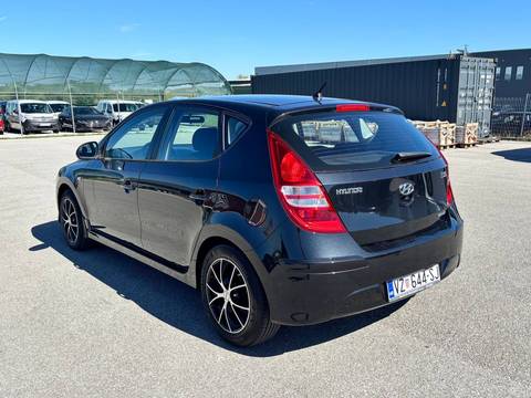 2011 Hyundai i30 — sličica 8
