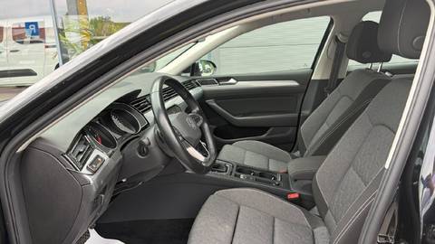 2022 Volkswagen Passat — sličica 12