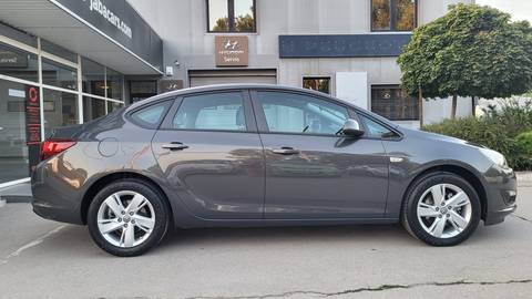 2015 Opel Astra — sličica 6