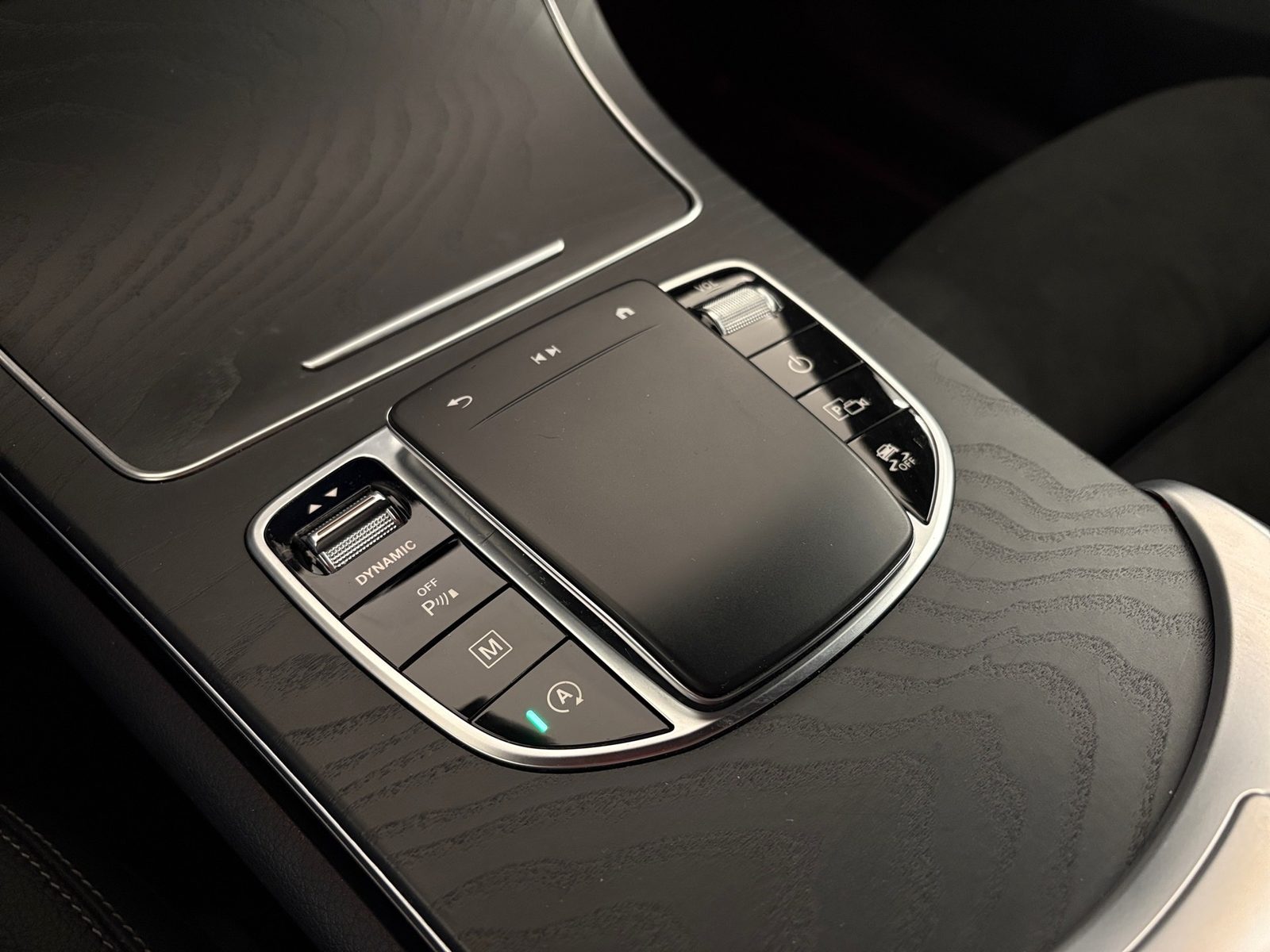 2023 Mercedes-Benz GLC — fotografija 24