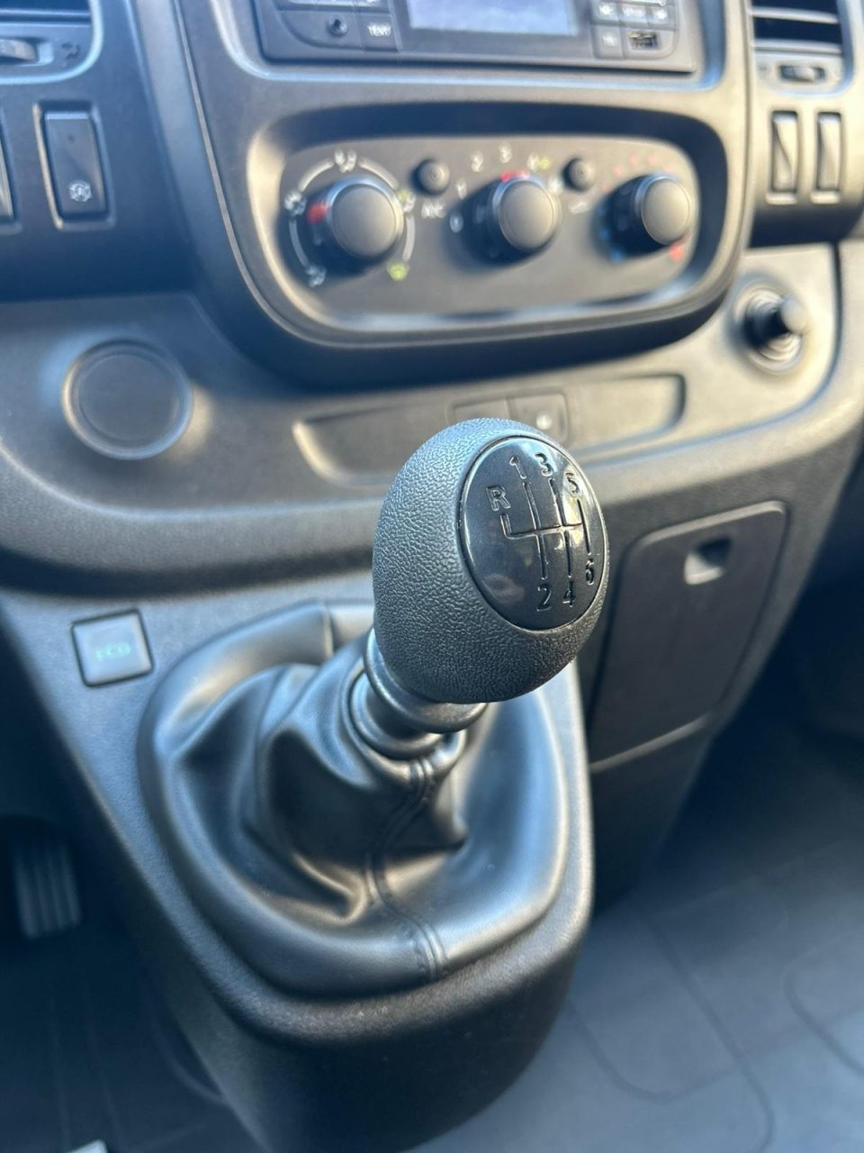 2017 Renault Trafic — fotografija 10