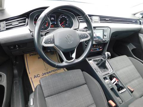 2021 Volkswagen Passat — sličica 9