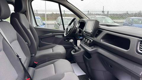 2023 Renault Trafic — sličica 9
