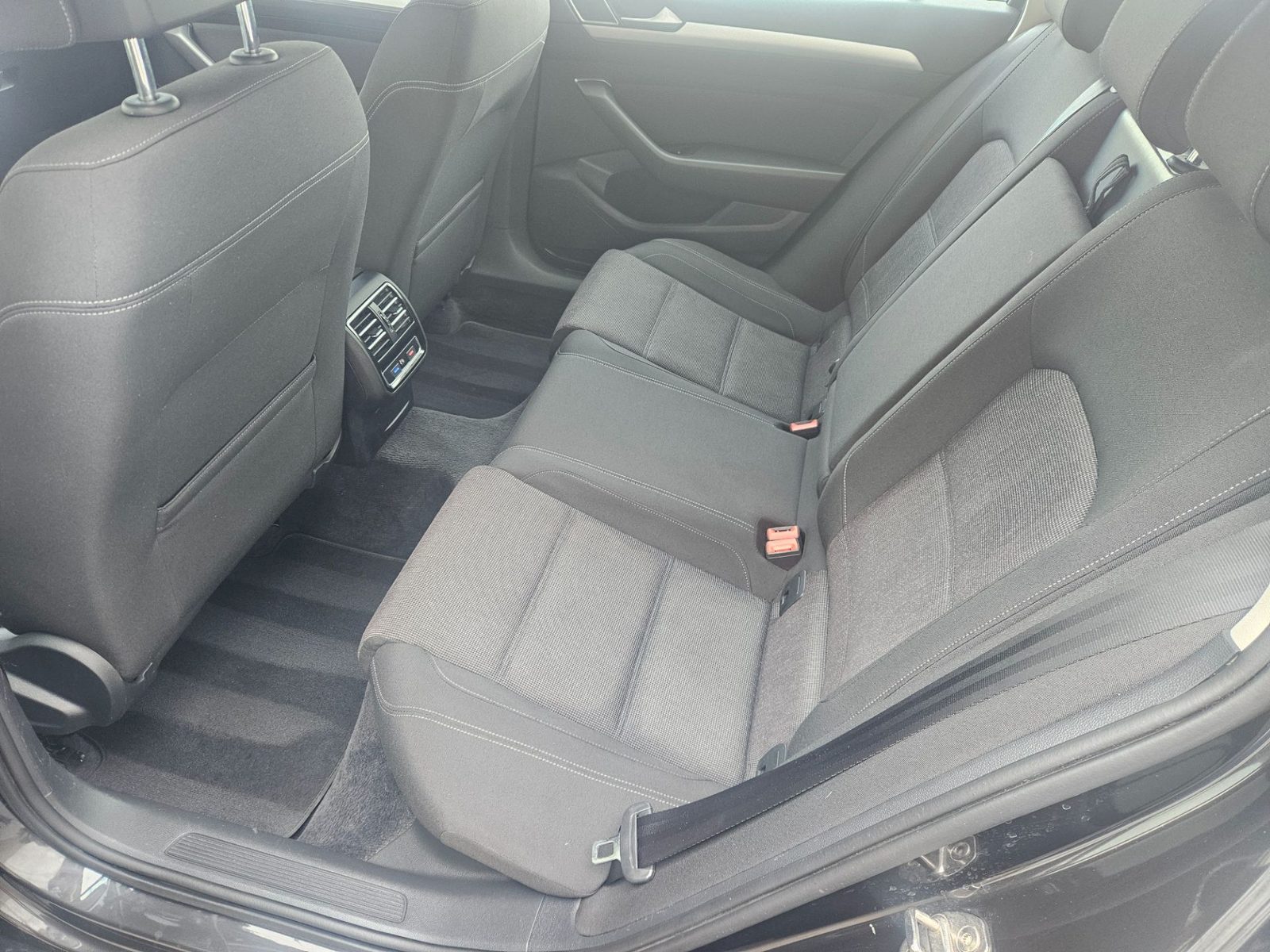 2018 Volkswagen Passat Variant — fotografija 16