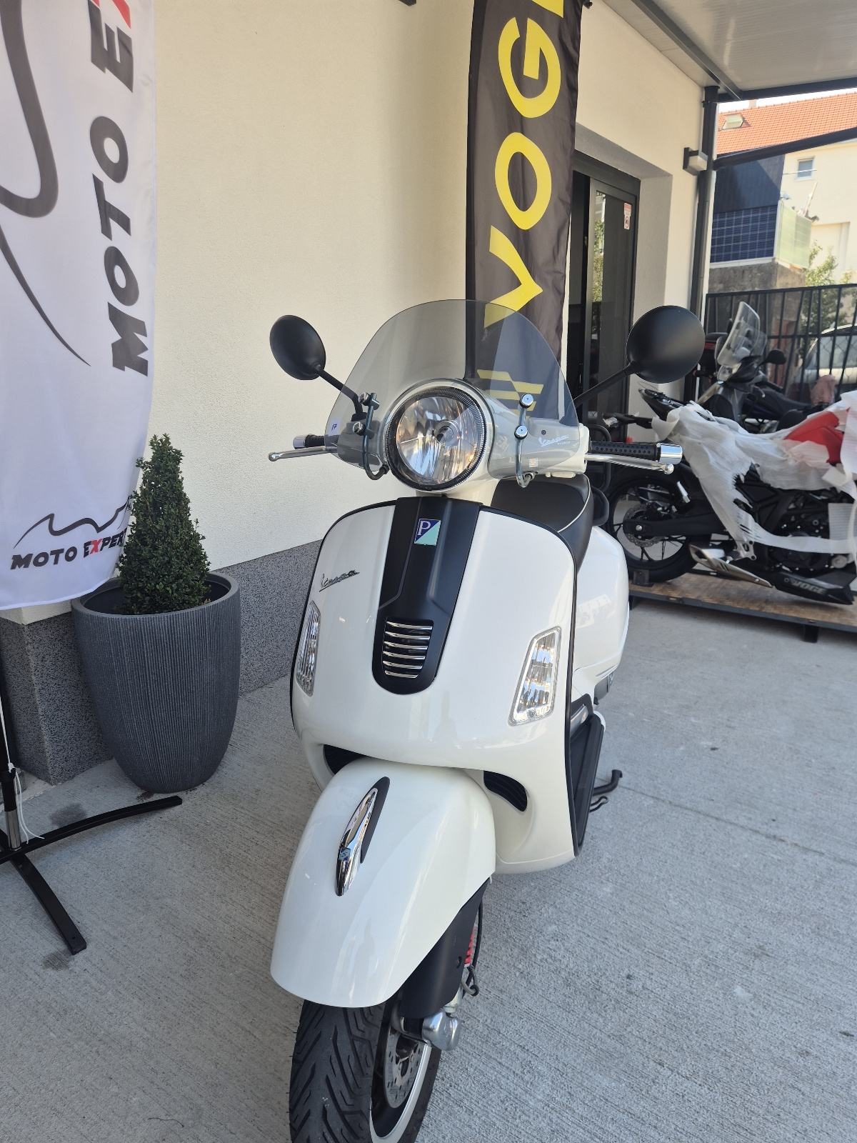 2011 Piaggio Vespa 300 — fotografija 13