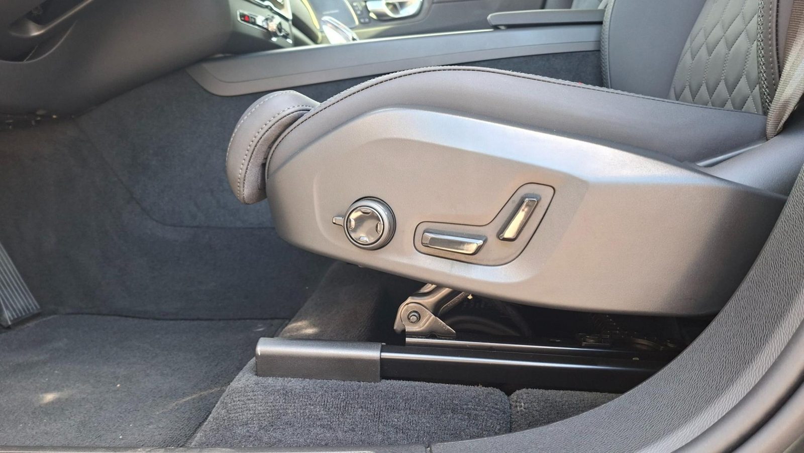 2025 Volvo XC60 — fotografija 6