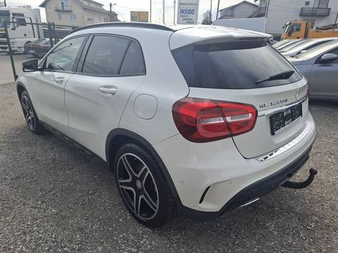 2015 Mercedes-Benz GLA — sličica 8