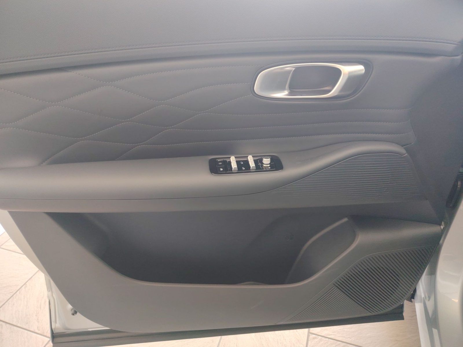 2026 Geely Starray EM-i — fotografija 12
