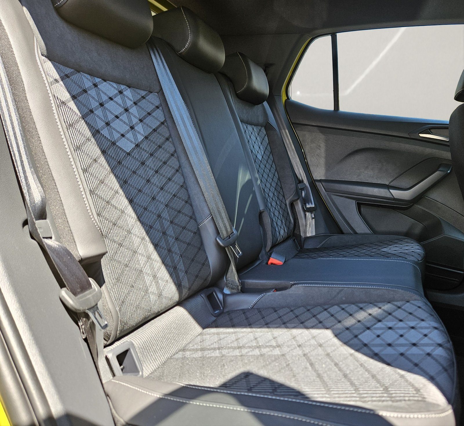 2026 Volkswagen T-Cross R-Line — fotografija 12