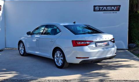 2022 Škoda Superb — sličica 4