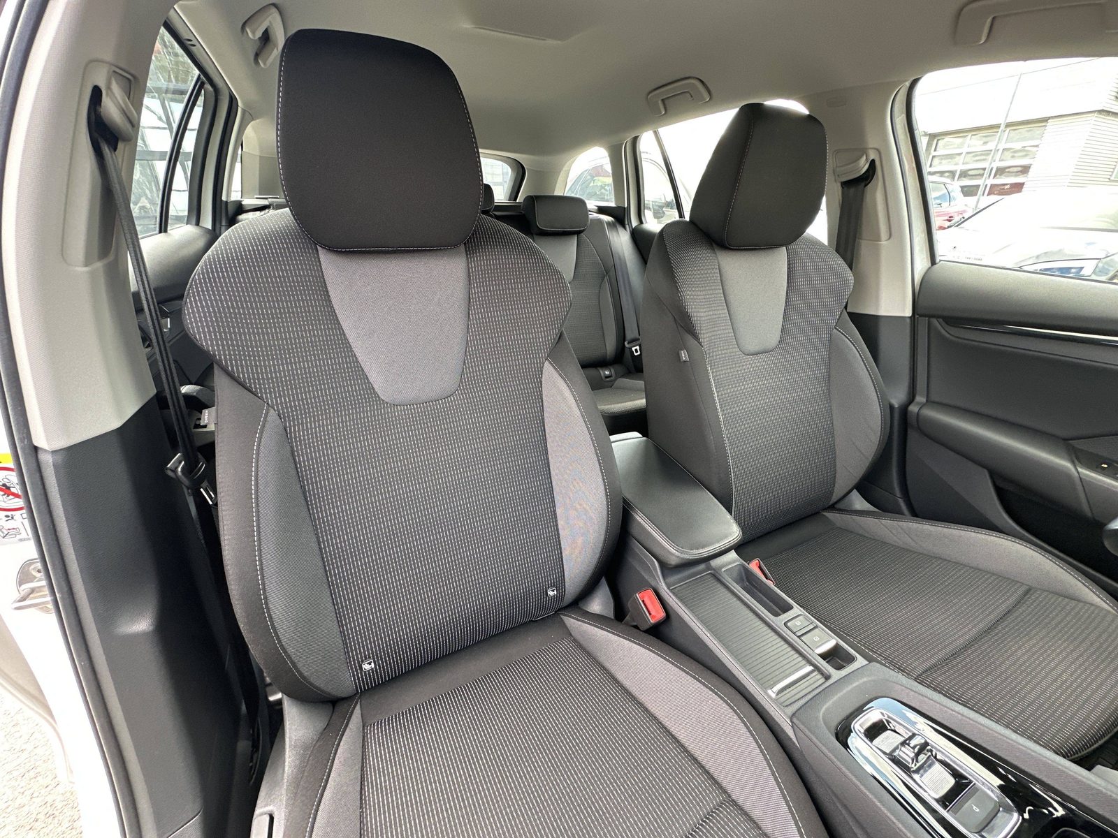 2023 Škoda Octavia Combi — fotografija 24