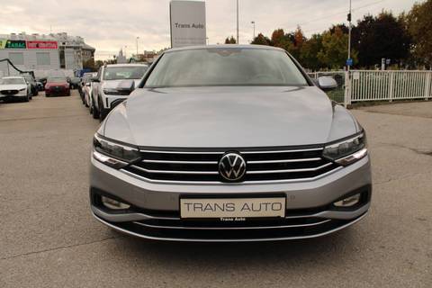 2022 Volkswagen Passat — sličica 2