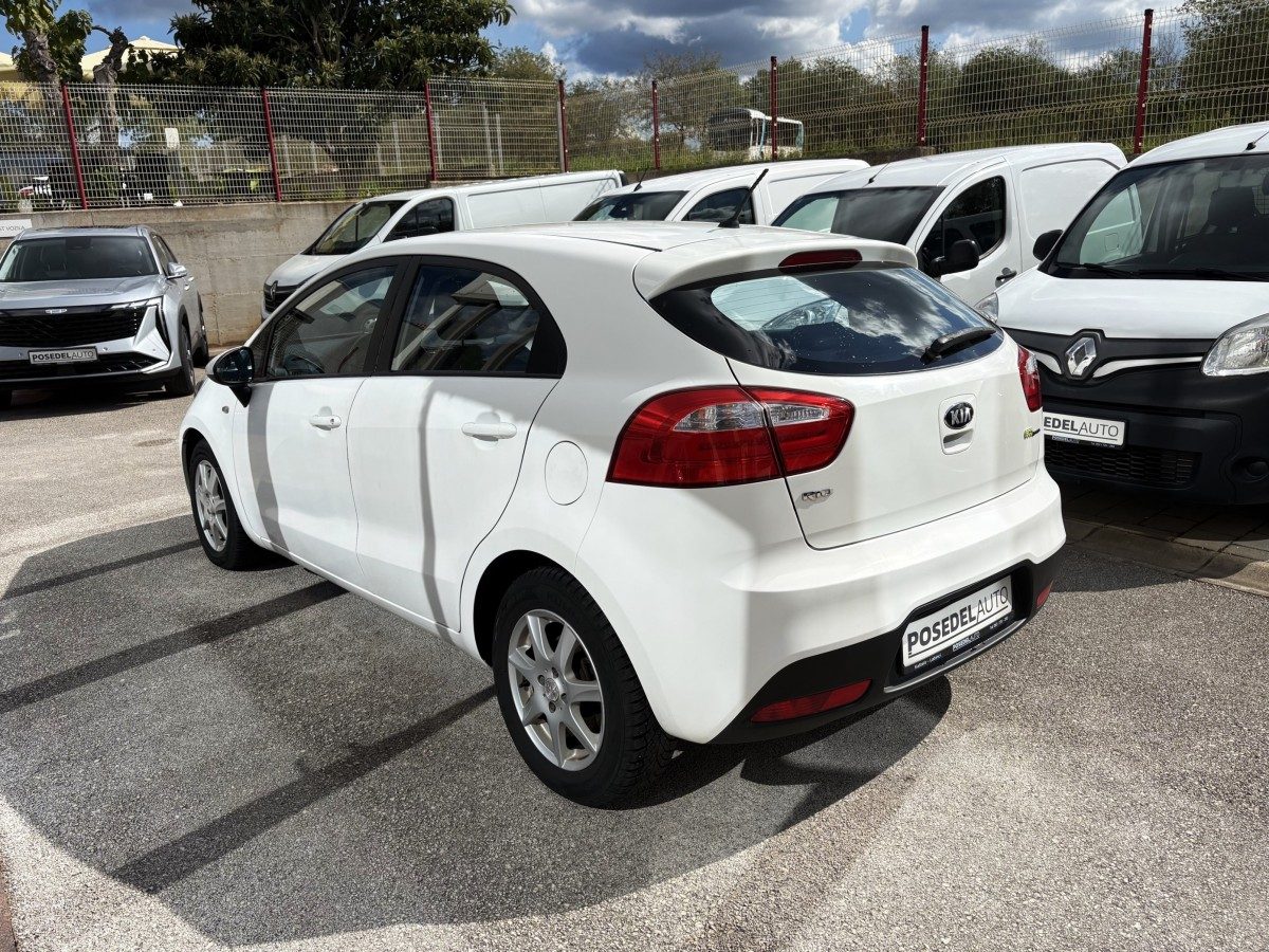 2014 Kia Rio — fotografija 5