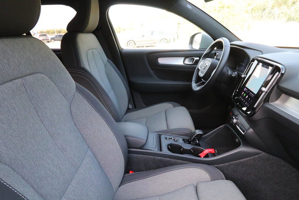 2026 Volvo XC40 — fotografija 7