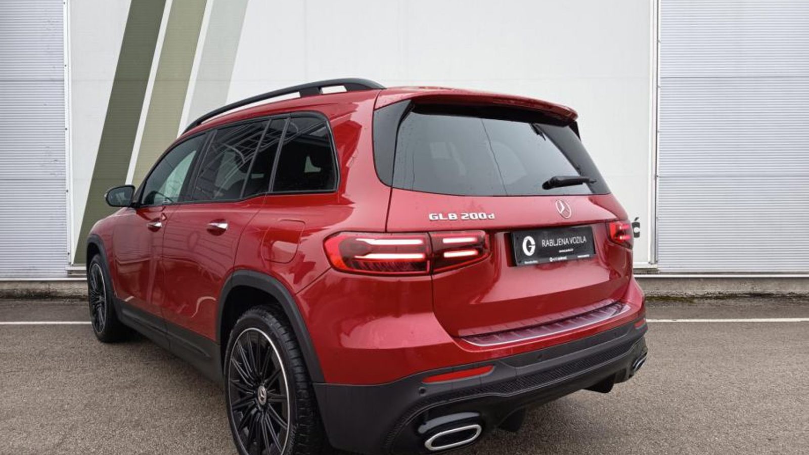 2025 Mercedes-Benz GLB AMG Line — fotografija 3