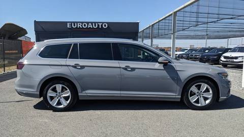 2023 Volkswagen Passat — sličica 3