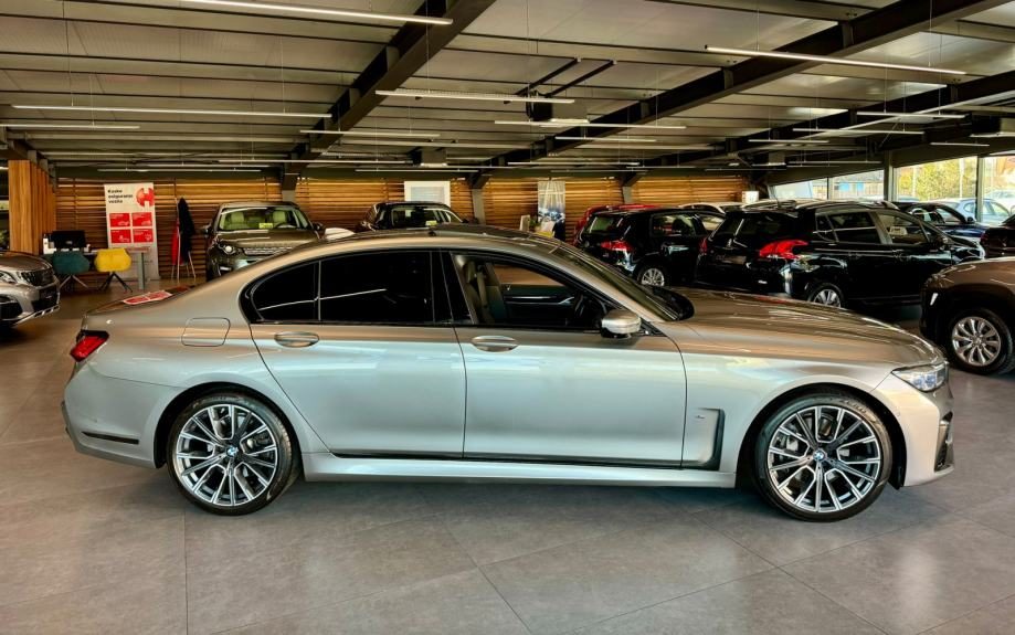 2021 BMW Serija 7 — fotografija 9