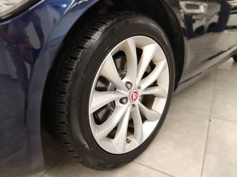 2021 Jaguar XF — sličica 11