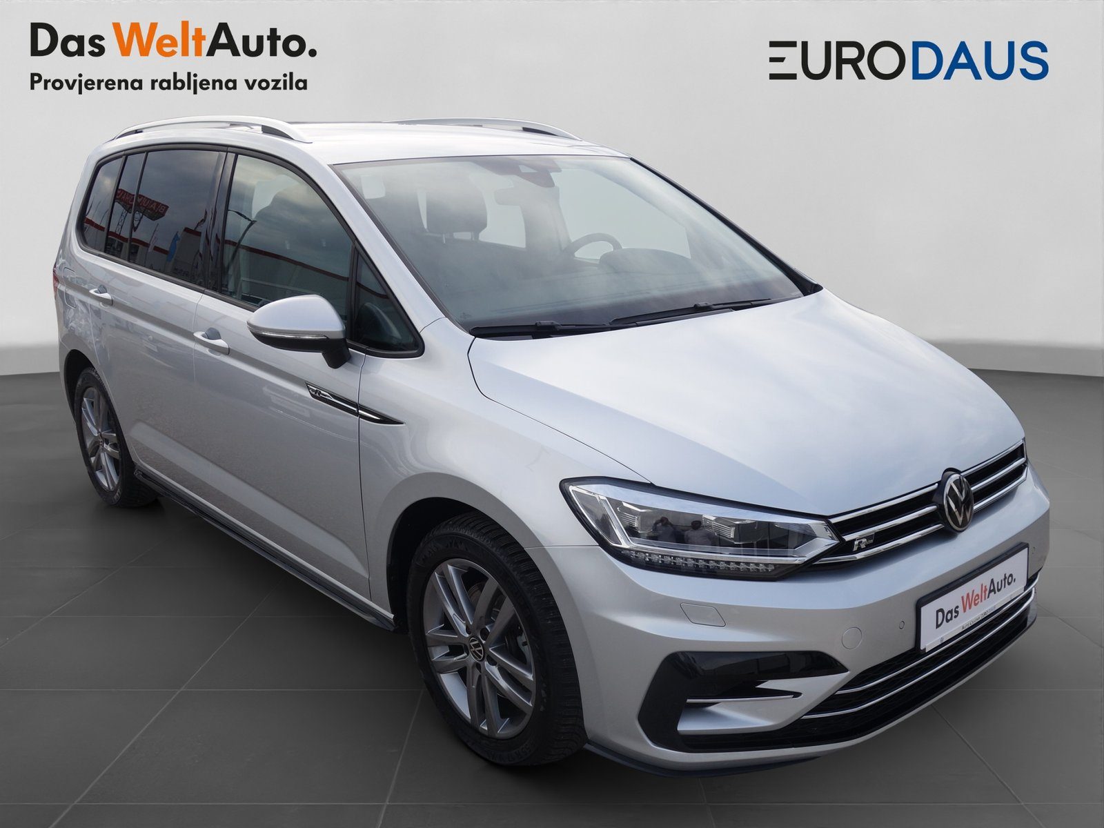 2024 Volkswagen Touran R-Line — fotografija 3