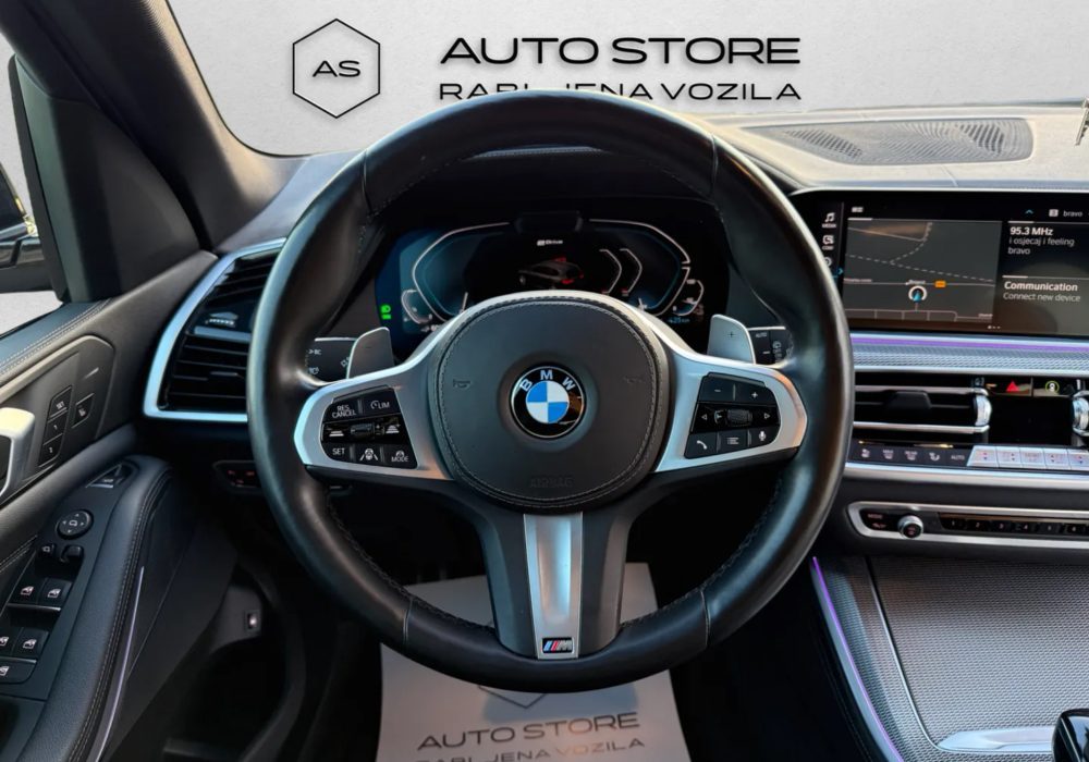 2021 BMW X5 M Sport — fotografija 30