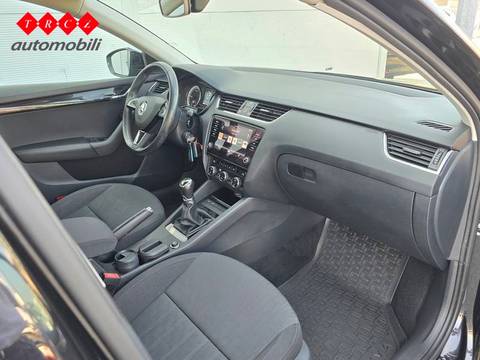 2020 Škoda Octavia — sličica 6