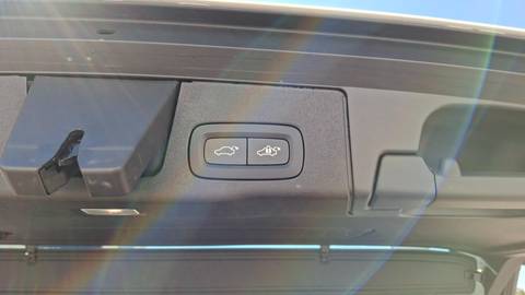 2023 Volvo XC60 — sličica 22