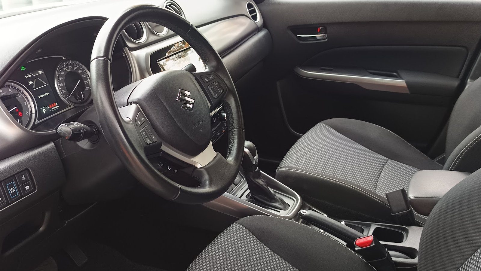 2023 Suzuki Vitara — fotografija 10