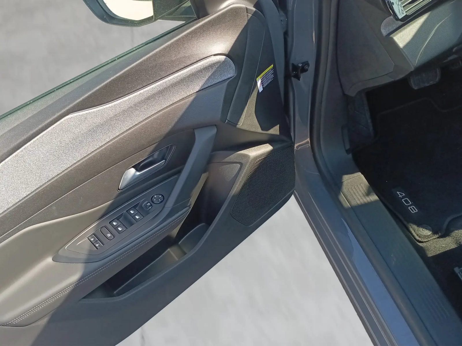 2025 Peugeot 408 — fotografija 9