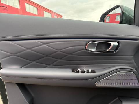 2026 Geely Starray EM-i — sličica 17