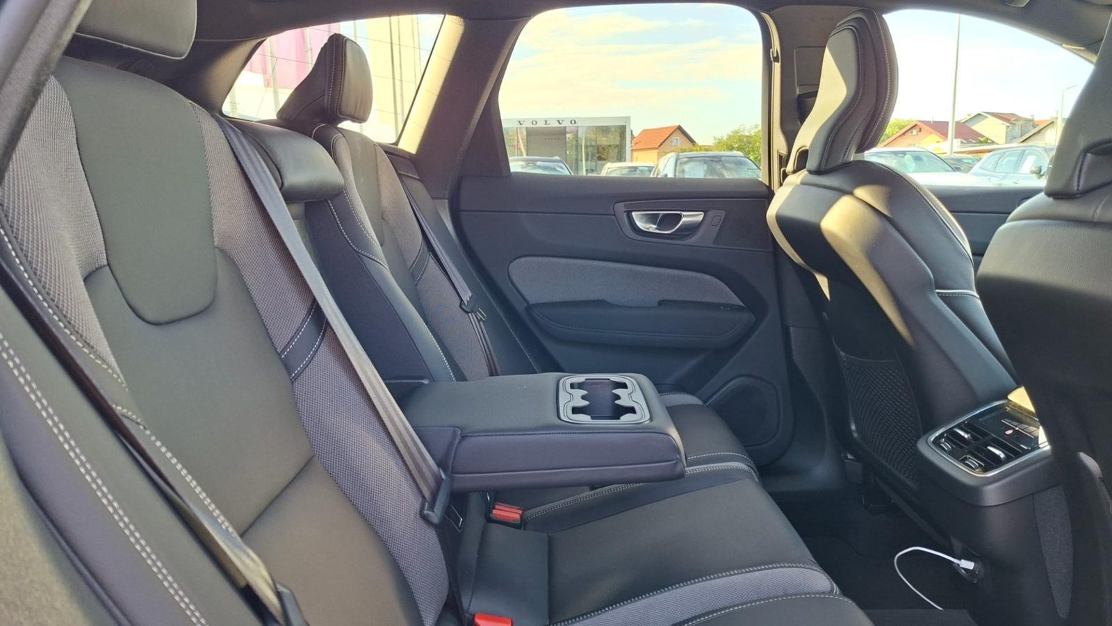 2025 Volvo XC60 — fotografija 5