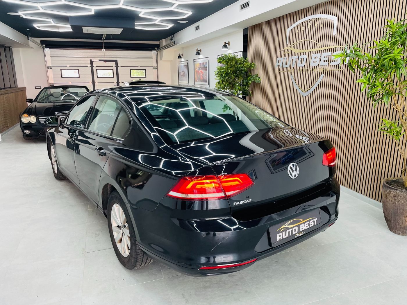2018 Volkswagen Passat — fotografija 4