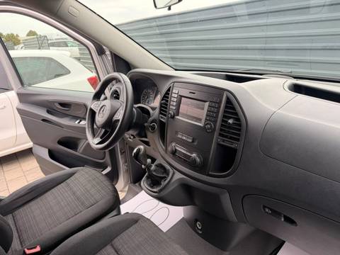 2016 Mercedes-Benz Vito — sličica 19