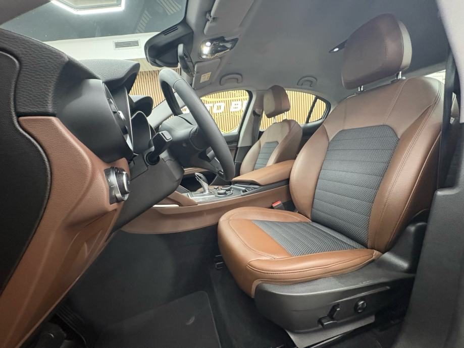 2019 Alfa Romeo Stelvio — fotografija 9
