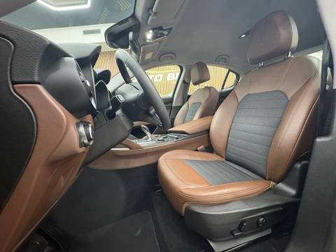 2019 Alfa Romeo Stelvio — sličica 9
