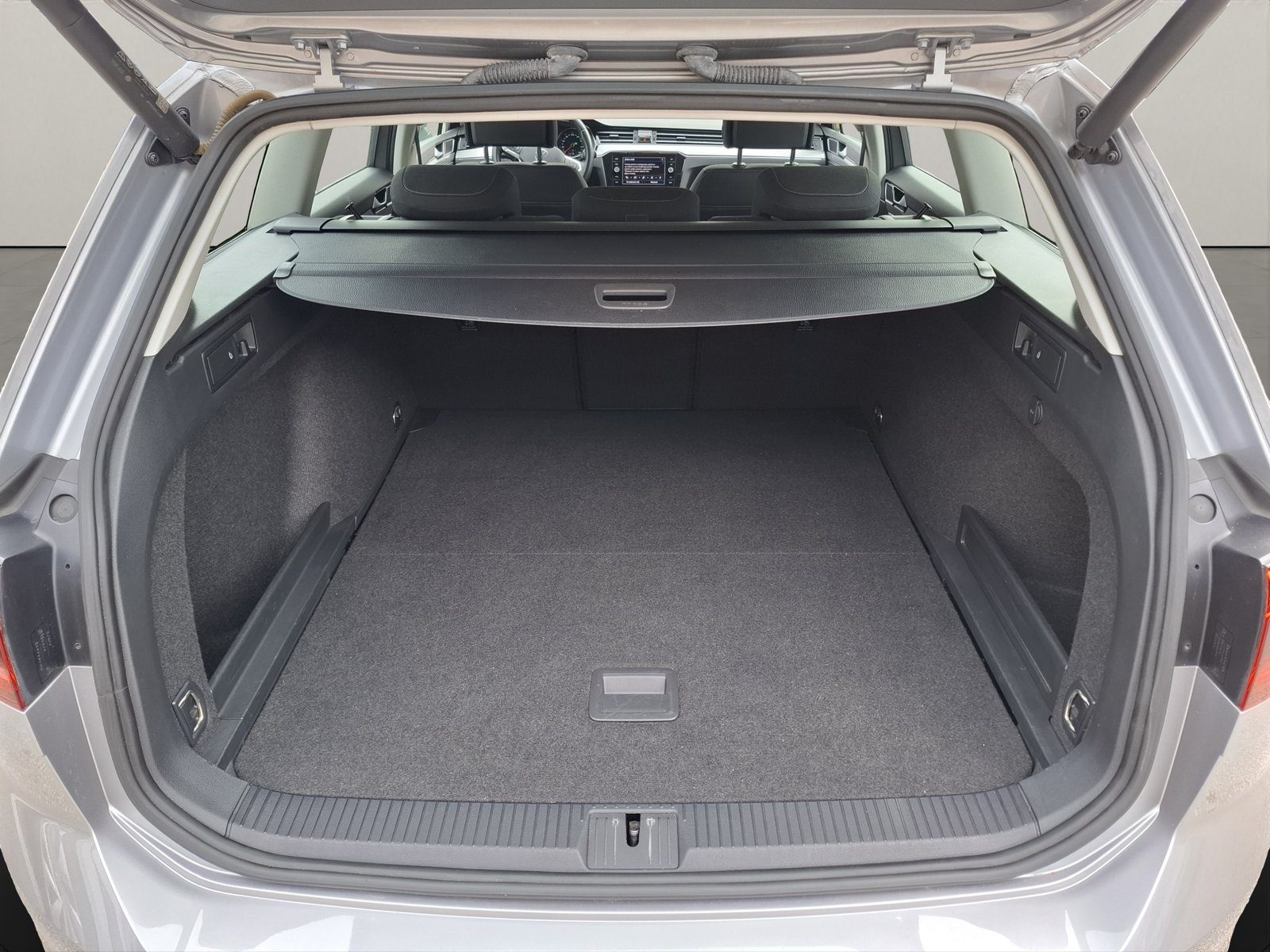 2021 Volkswagen Passat Variant — fotografija 22