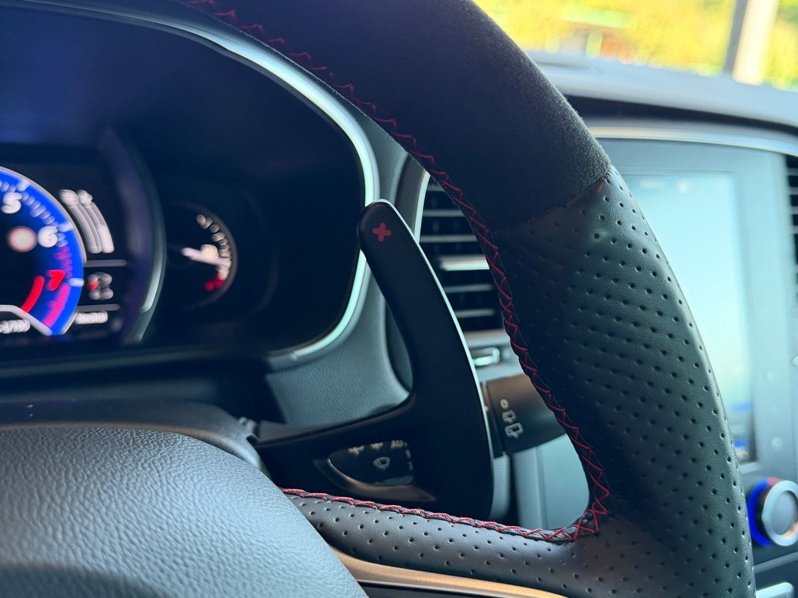 2019 Renault Megane — fotografija 14