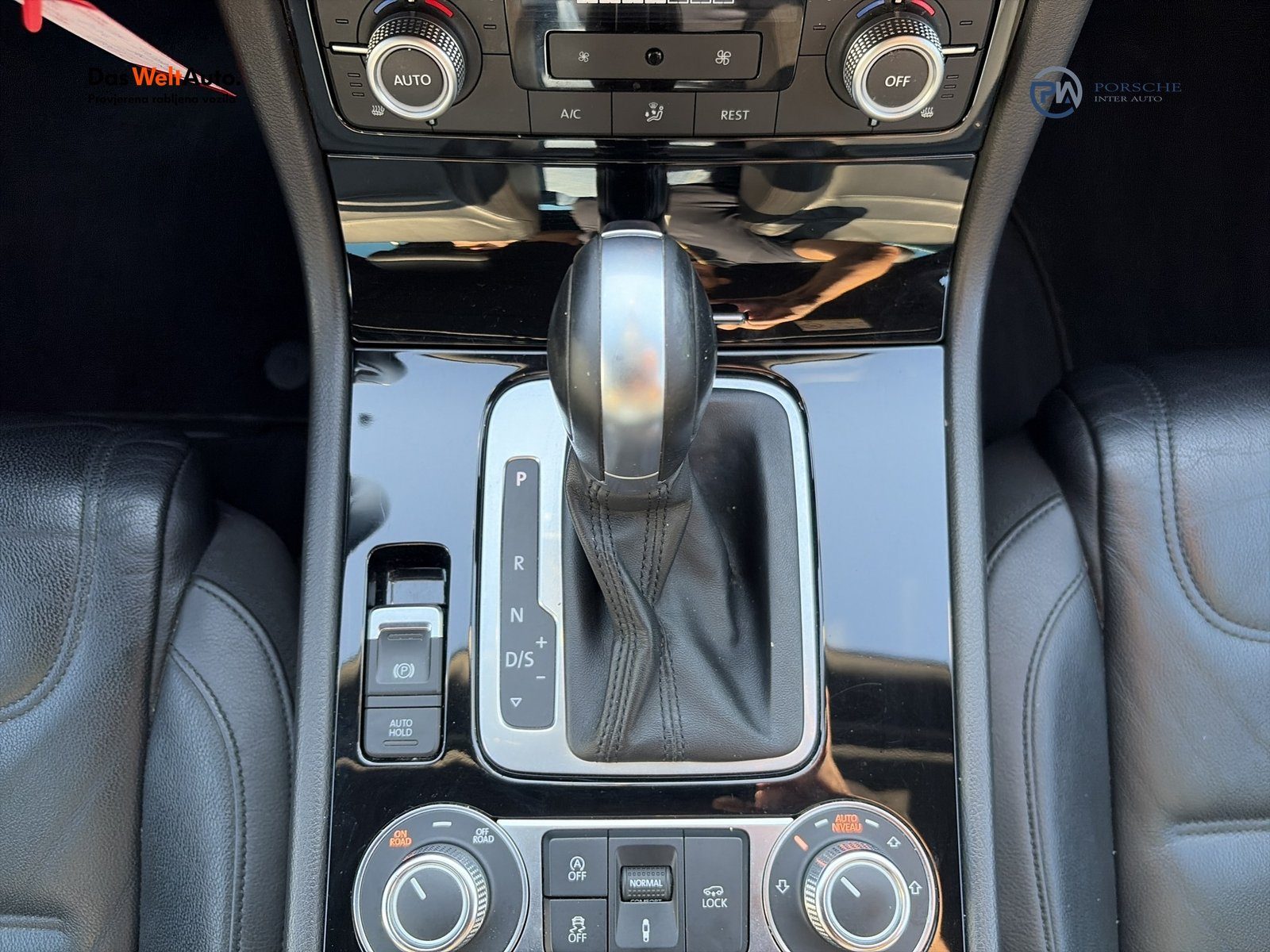 2016 Volkswagen Touareg R-Line — fotografija 19