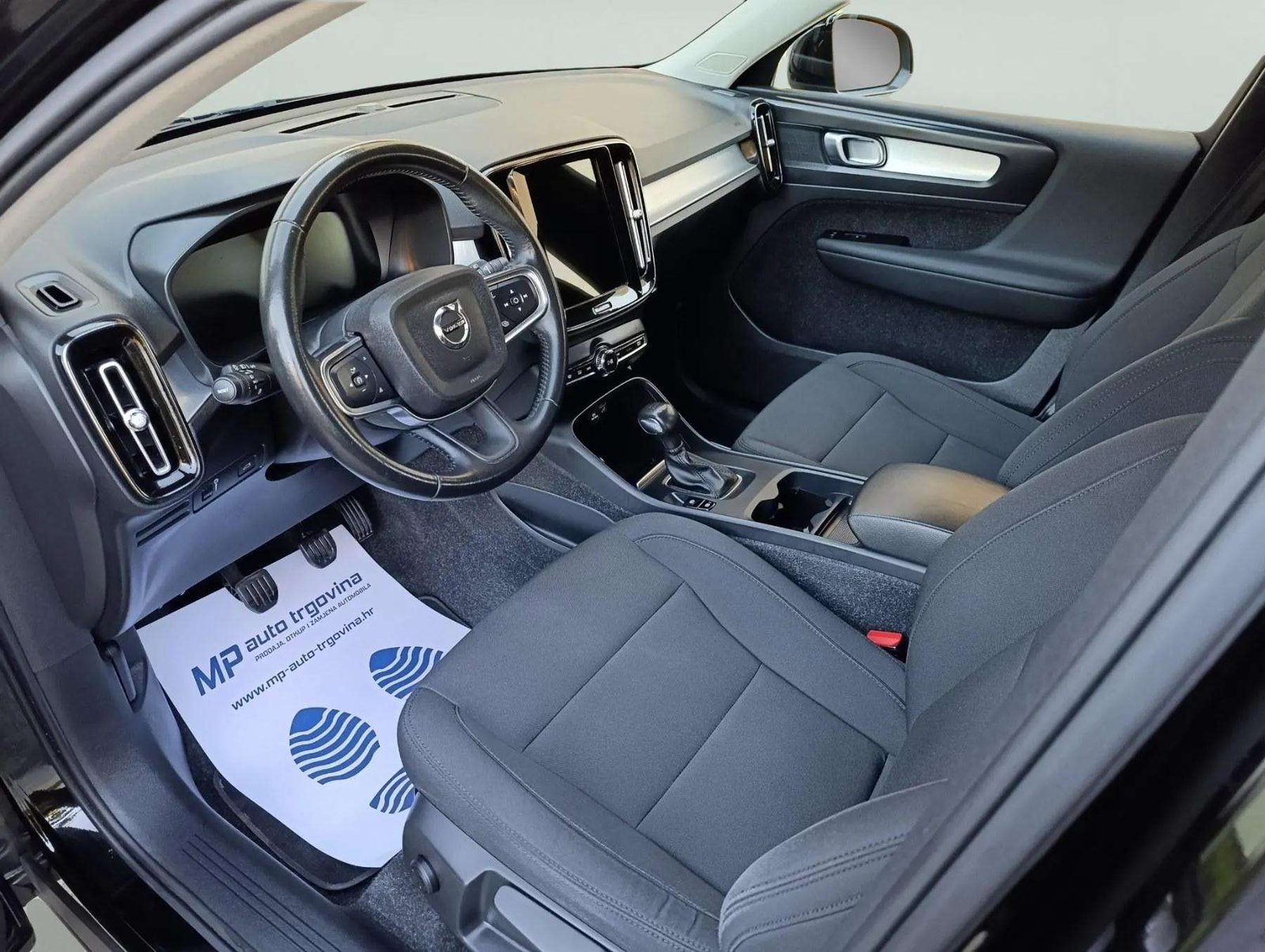 2020 Volvo XC40 — fotografija 12