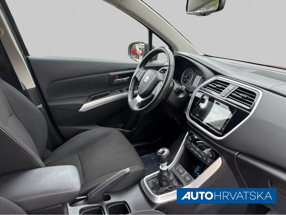 2020 Suzuki Sx4 s-cross — fotografija 16