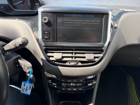 2017 Peugeot 2008 — sličica 7