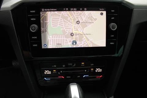 2022 Volkswagen Passat — sličica 19