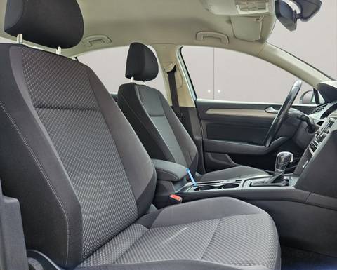 2019 Volkswagen Passat — sličica 14