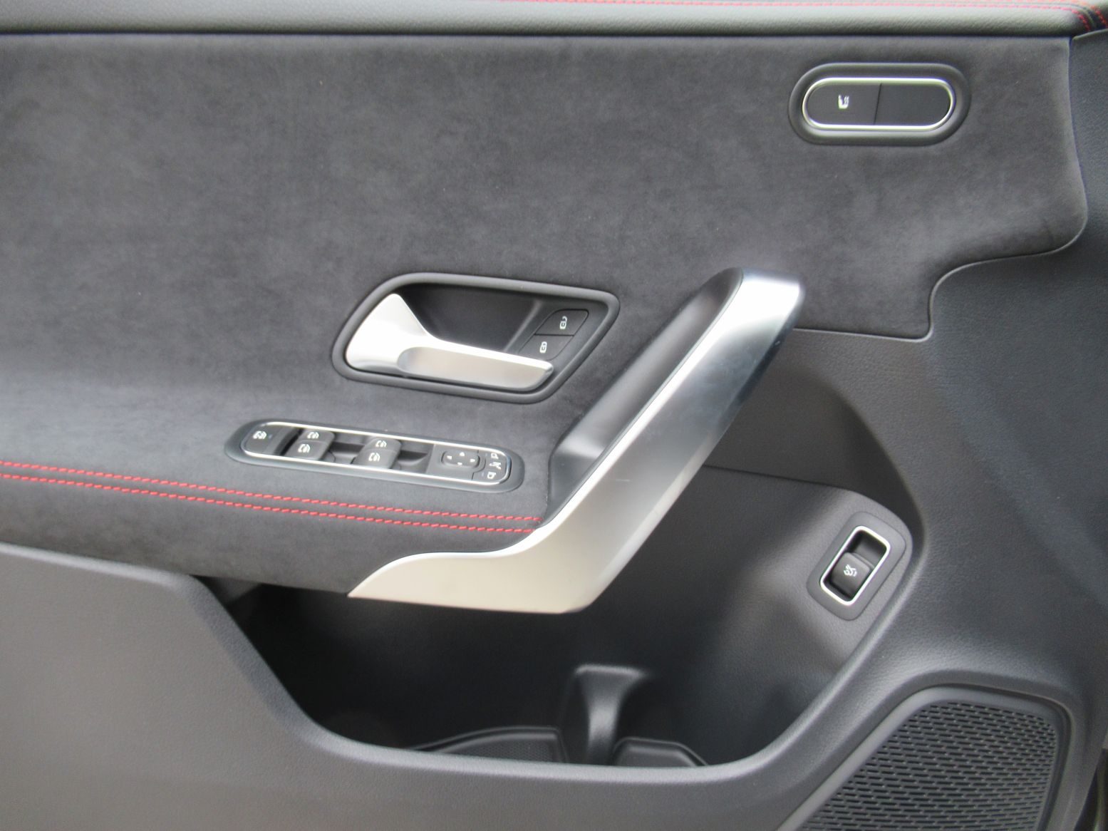 2025 Mercedes-Benz CLA — fotografija 16