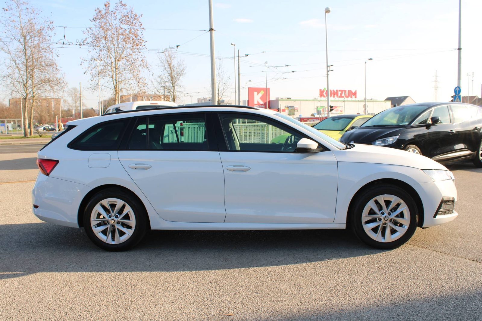 2023 Škoda Octavia Combi — fotografija 4