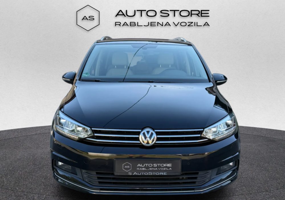 2018 Volkswagen Touran Highline — fotografija 16
