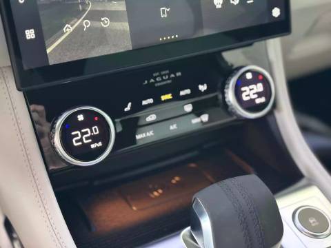 2022 Jaguar F-Pace — sličica 27