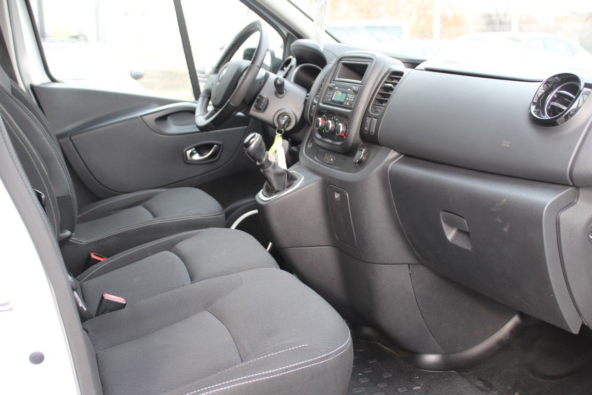 2020 Renault Trafic — fotografija 10