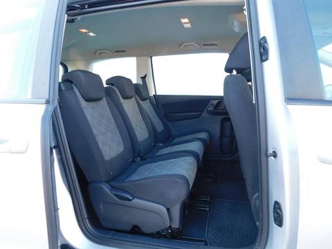 2016 Volkswagen Sharan — sličica 14